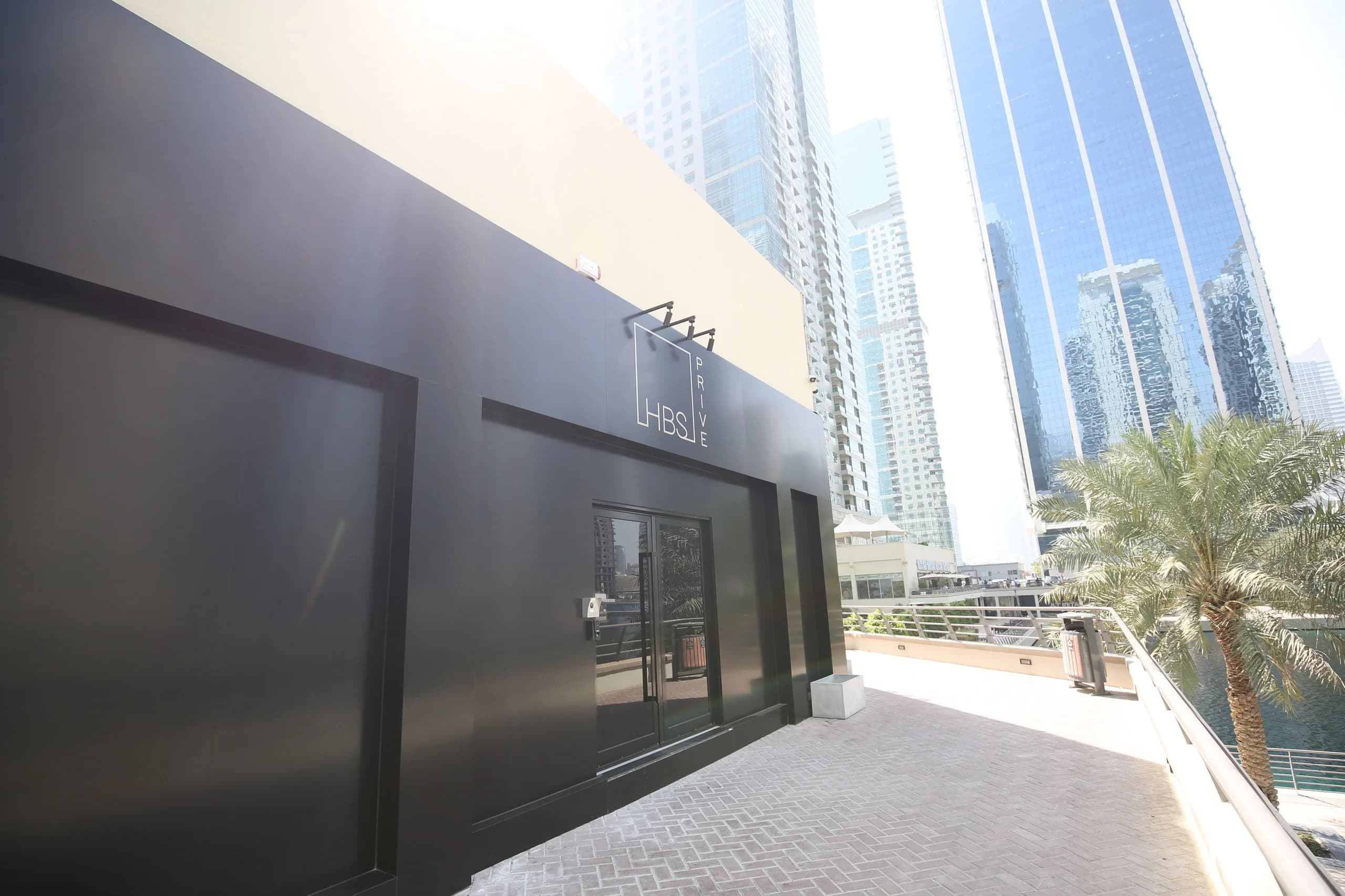 HBS Privé Jumeirah Lakes Towers · entrance